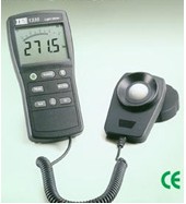 TES-1335數(shù)字式照度計